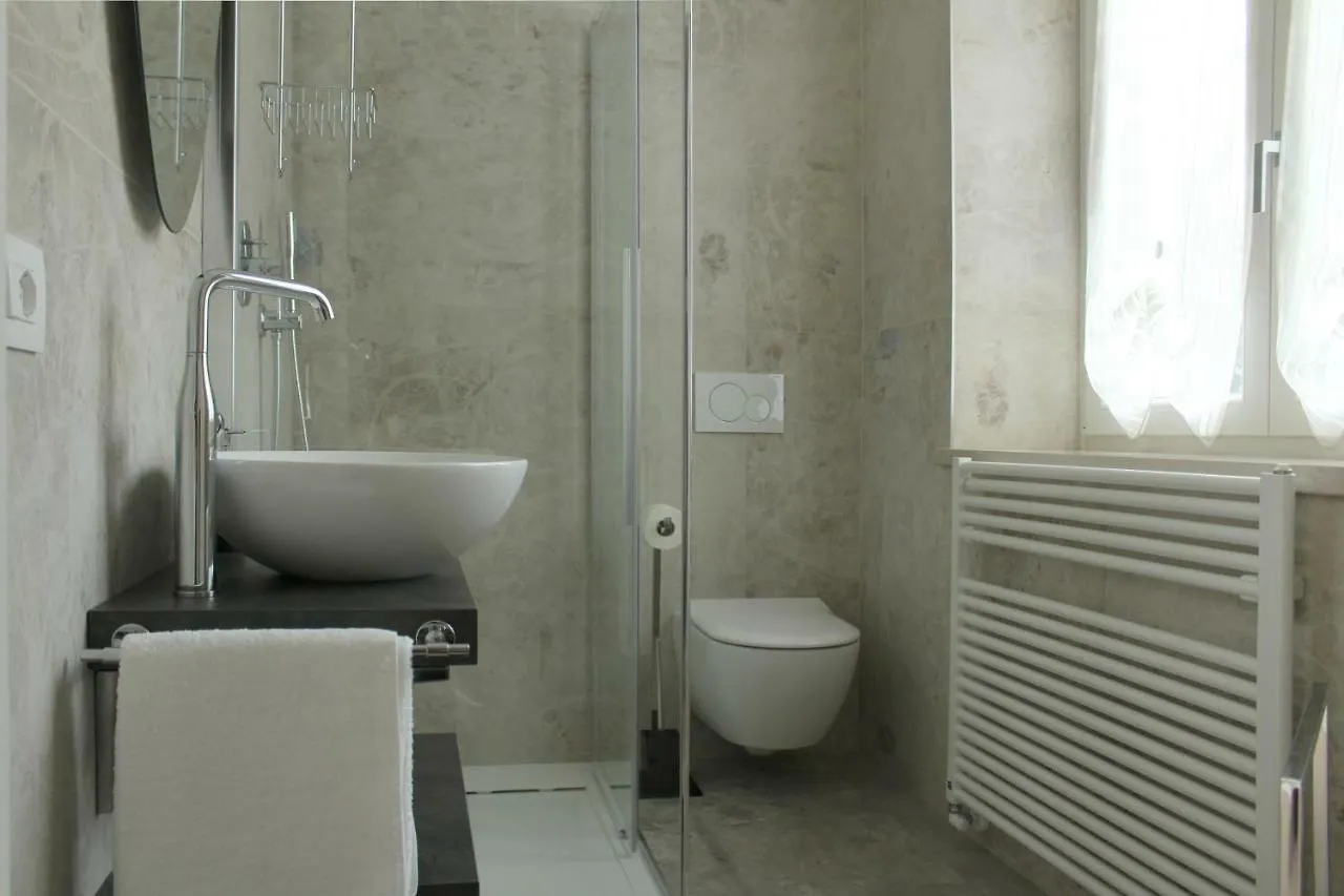 Cosy Torri Apartments Torri Del Benaco Italy