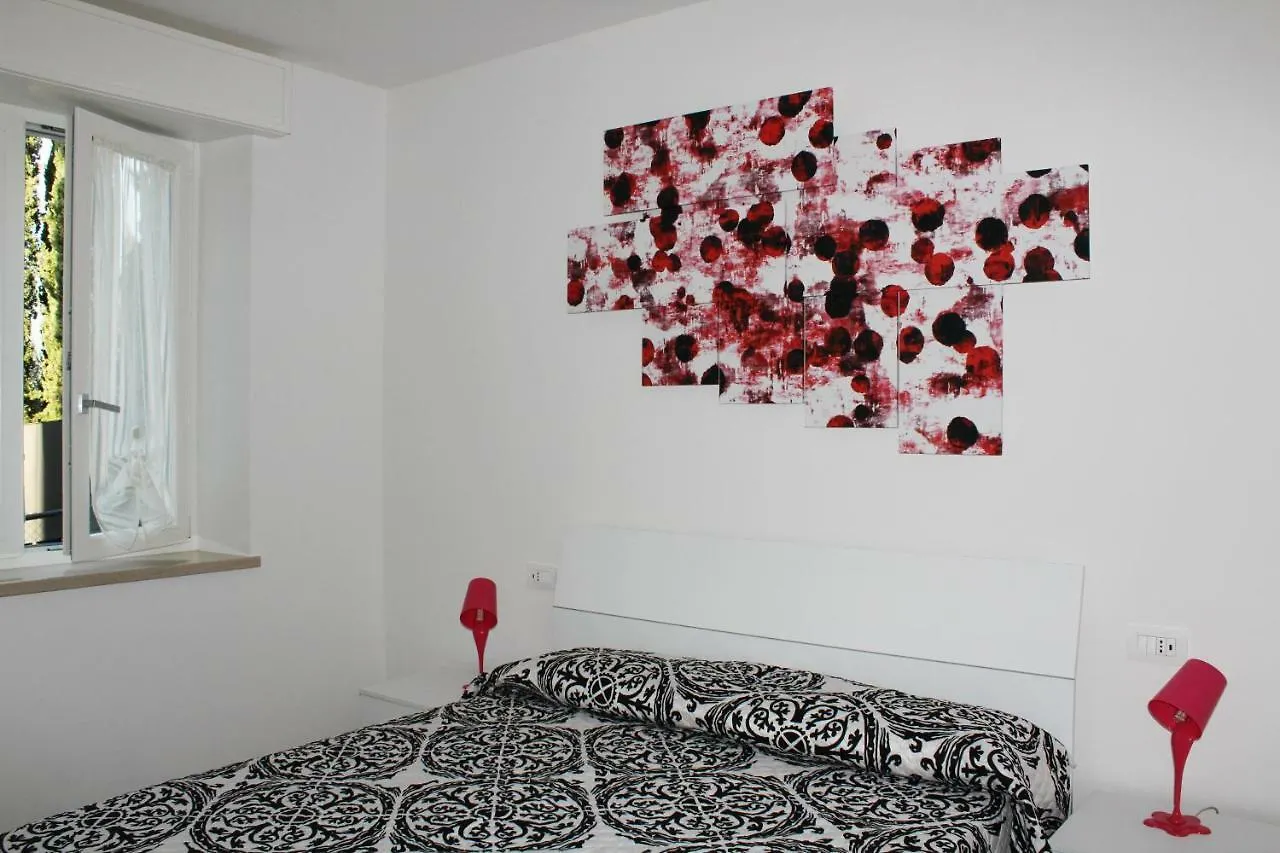 Cosy Torri Apartments Torri Del Benaco Italy