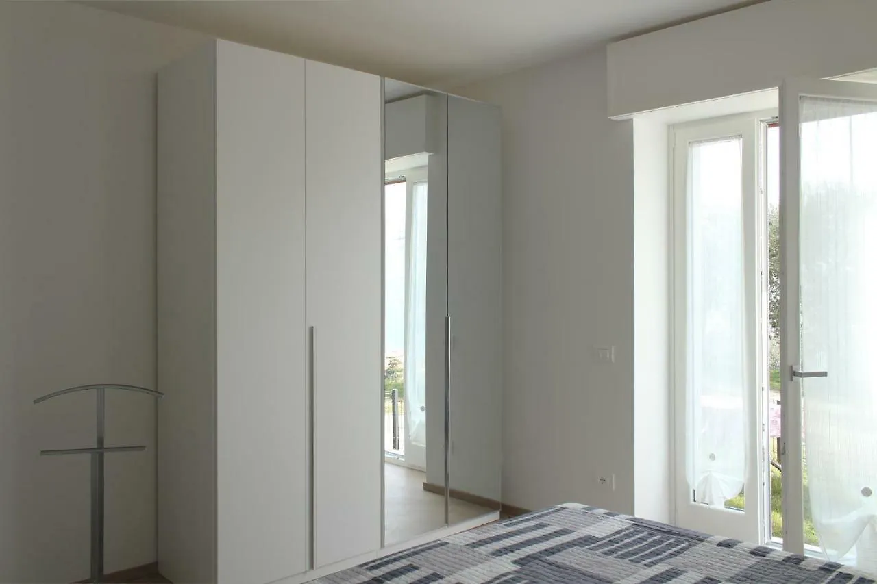 Cosy Torri Apartments Torri Del Benaco Italy