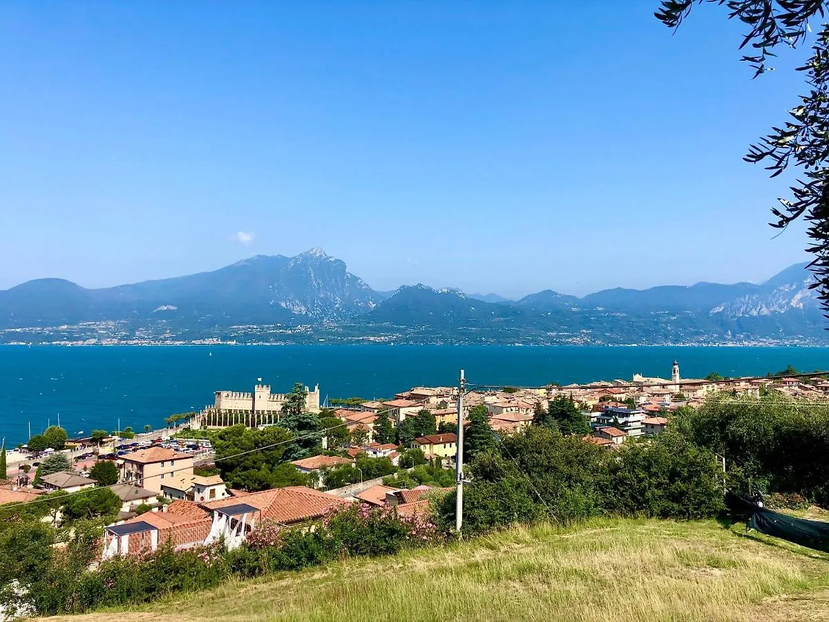 Cosy Torri Apartments Torri Del Benaco Italy